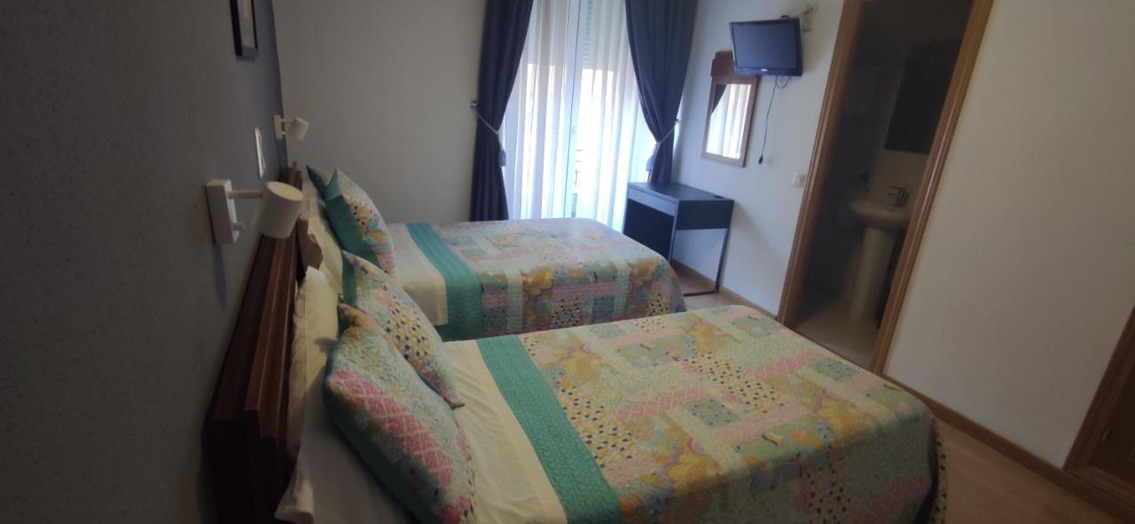 Hostal Felipe V มาดริด ภายนอก รูปภาพ