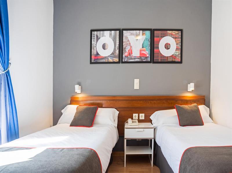 Hostal Felipe V มาดริด ภายนอก รูปภาพ